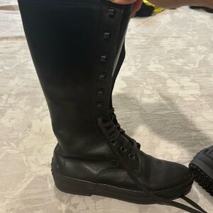 Tall Tod’s boots